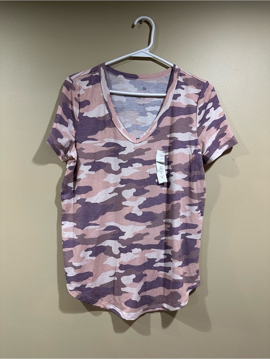 SO Tops - SO Pink and Purple Camo V-Neck Short Sleeve Tee
